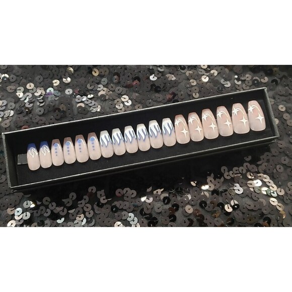 Davina Press On Nail Set - Picture 2 of 2